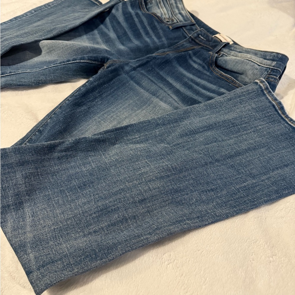 DRIFTWOOD Women's Straight Leg Jeans in Medium Blue Wash